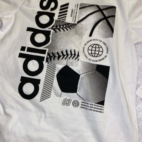 Adidas boy 2pc set size 5 - Picture 5 of 8